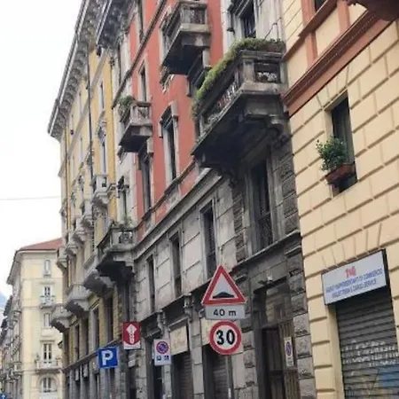 Daire Garibaldi Amazing Open Space Milano